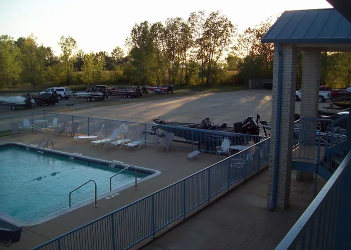 Days Inn By Wyndham Grove