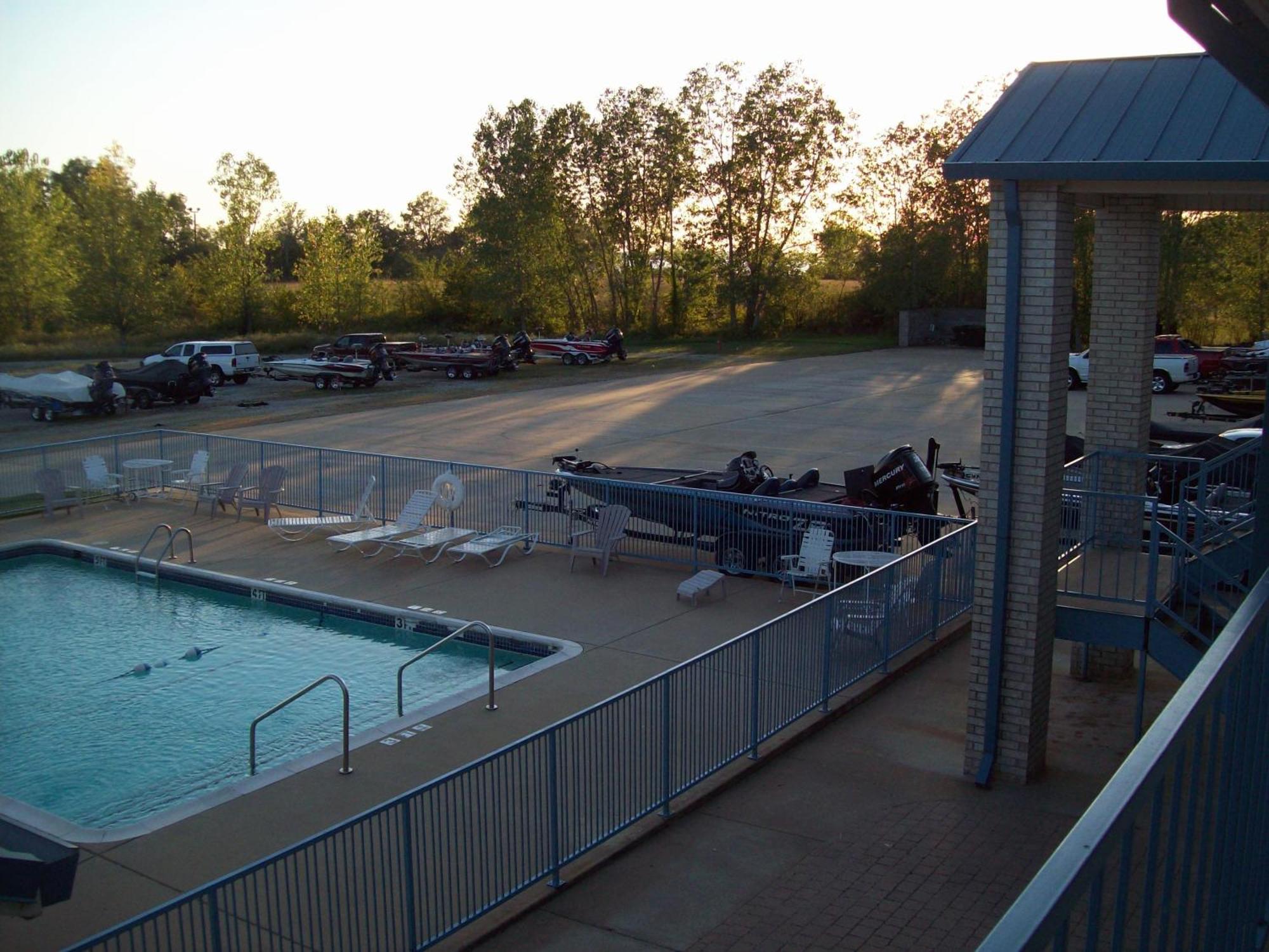 Hotel Days By Wyndham Grove