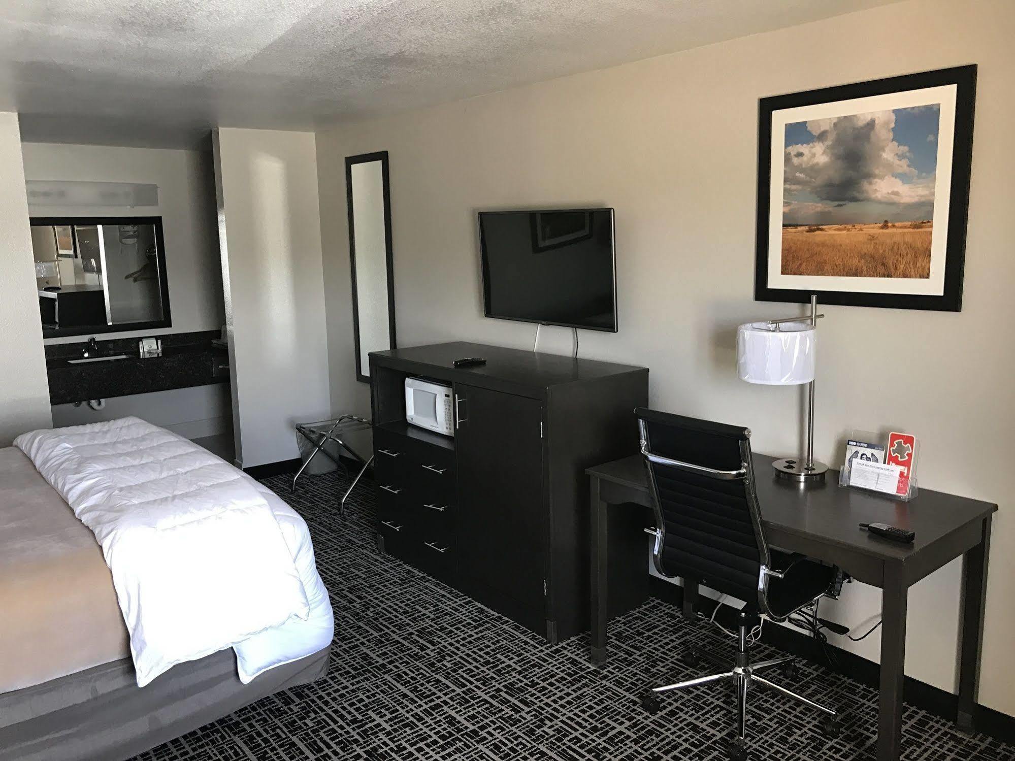 Days By Wyndham Hotel